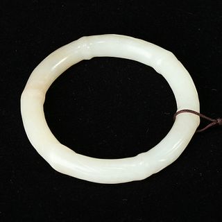 A WHITE JADE 'BAMBOO' BRACELET