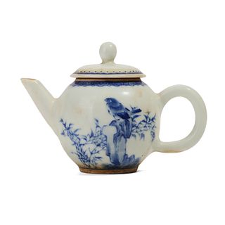 A BLUE AND WHITE 'FLOWERS AND BIRDS' TEAPOT