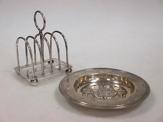A silver toast rack and a small armada dish <br> <br>