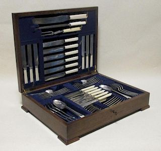 A 1930's plated cutlery set <br> <br>