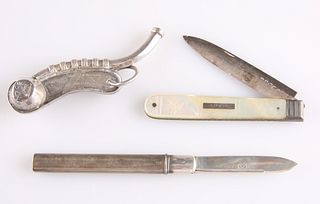 A GEORGE IV SILVER AND MOTHER-OF-PEARL FOLDING FRUIT KNIFE,?by?Thomas Sanso