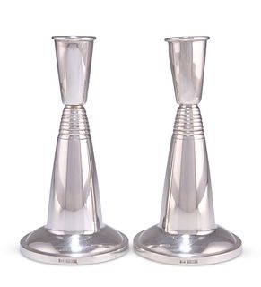 A PAIR OF MODERNIST SILVER CANDLESTICKS,?by?David Lawrence Silverware, Birm