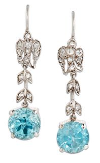 A PAIR OF EARLY 20TH CENTURY BLUE ZIRCON AND DIAMOND PENDANT EARRINGS, roun