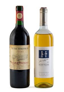 Set of two bottles, a Lenz Moser, vintage 1993 and a Höpler, vintage 1993.
Lenz Moser Winery and Höpler gmbh.
Category: Grüner Veltliner white wine. Z