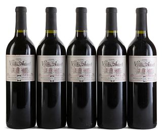 Five Viña Atuel Finca Norte 1999 bottles.
Category: red wine. Mendoza Argentina.
Bronze medal 2000 from the International Wine Challenge- London.
Leve