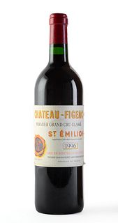 Bottle of Château Figeac, 1996.
Premier Grand Cru Classé
Category: red wine. AOC Saint-Émilion, Bordeaux (France).
Level: B.
75 cl.