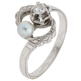 ANILLO CON PERLA CULTIVADA Y DIAMANTE EN ORO BLANCO DE 14K con una perla color gris y un diamante corte brillante ~0.12 ct | RING WITH CULTURED PEARL 