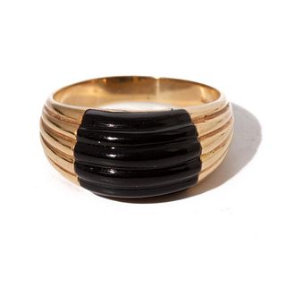 Ring, Vintage 14K Yellow Gold Carved Onyx Ring