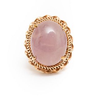 Vintage 18K Gold and Oval Lavender Jade Ring