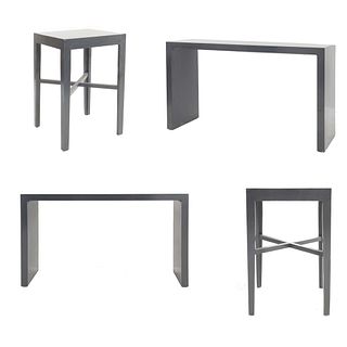 Set de muebles para bar. SXXI. Elaborado en madera. Consta de: a) 2 Mesas consola. Cubierta rectangular y soportes tipo zócalo.