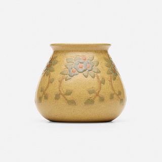 Marblehead Pottery, Vase with stylized flowers