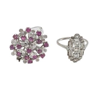 Dos anillos vintage con rubíes y diamante en plata .925. 15 rubíes corte redondo. 1 diamante corte 8 x 8.