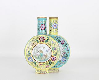 Chinese Republic Period Famille Rose Vase
