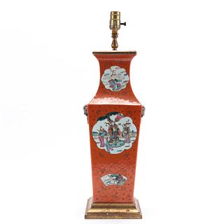 CHINESE FAMILLE ROSE & IRON RED VASE TABLE LAMP