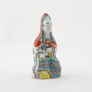 CHINESE FAMILLE ROSE GUANYIN PORCELAIN FIGURE