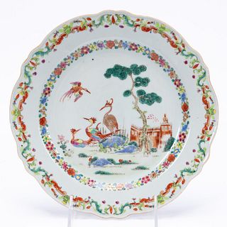 CHINESE EXPORT PLATE WITH PHOENIX AND RUFFLED EDGE