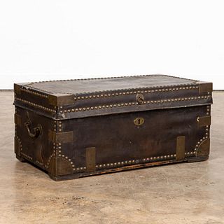 19TH C. CHINESE EXPORT CAMPHORWOOD TRUNK