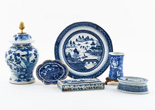 SIX PIECES BLUE AND WHITE CHINESE PORCELAIN