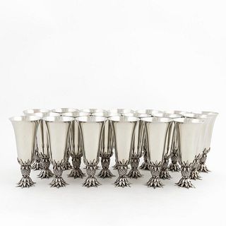 19 PCS, 4 POINTS PEWTER PINEAPPLE STIRRUP CUPS