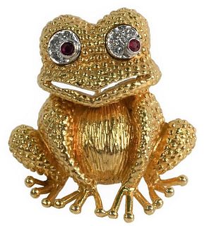 18 Karat Gold Frog Brooch, having diamond and ruby eyes, height 1 1/4 inches, 17.7 grams.