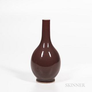 Peachbloom-glazed Bottle Vase
