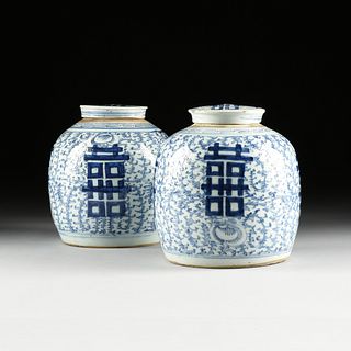 A PAIR OF CHINESE BLUE AND WHITE PORCELAIN LIDDED GINGER JARS, LATE 19TH/EARLY 20TH CENTURY,