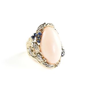 AN 18K YELLOW GOLD, MOONSTONE, SAPPHIRE, AND DIAMOND RING,