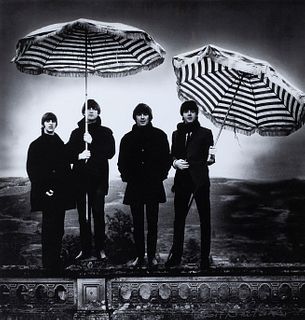 ROBERT WHITAKER (United Kingdom, 1939-2011)
"Beatles Umbrellas.
Photographic paper. Numbered 16/30.
Signed in the lower right corner: Robert Whitaker.