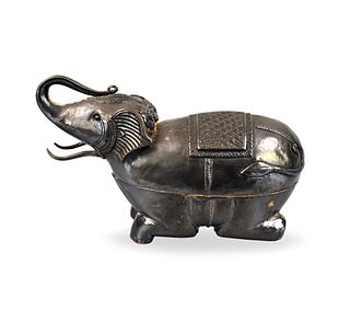 Burmese Silver Elephant Shaped Cover Box,20th C.