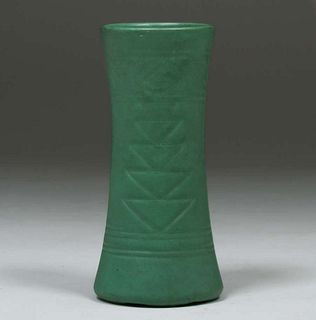 Weller PotteryÂ Matte Green Vase c1910