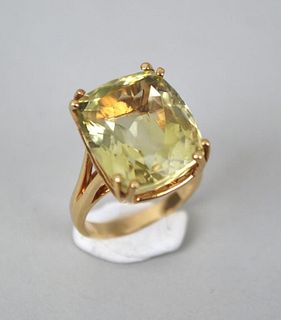 14K Gold & Green Stone Ring