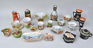 Twenty-Two Royal Bayreuth Porcelain Table Wares