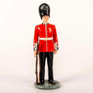 The Guardsman HN2784 - Royal Doulton Figurine