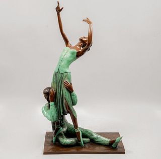 C. BAUTISTA.  Pareja de bailarines.  Firmada. Escultura en bronce patinado. 63 cm de altura.