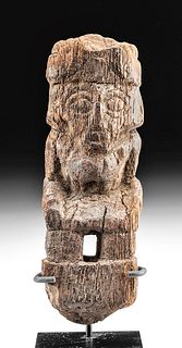 Chimu Wood Figure of a Kneeling Lord King