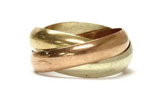 A 9ct three colour gold Russian wedding ring,