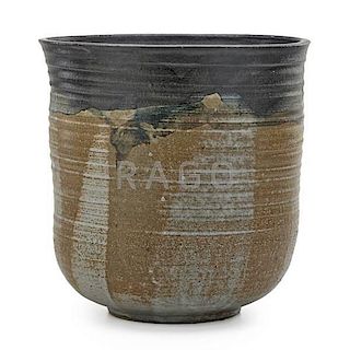 TOSHIKO TAKAEZU Large stoneware vessel