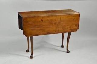 Queen Anne Notched Corner Drop Leaf Table
