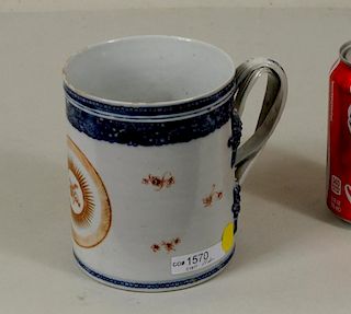 Large Chinese Export Porcelain Mug
