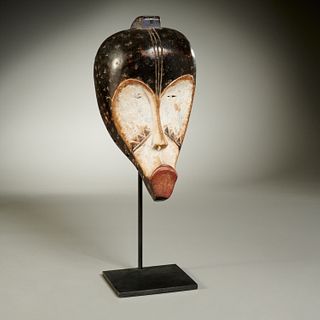 Nicely carved Fang style Ngil mask
