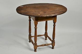 Maple Oval Top Tea Table w/Stretcher Base