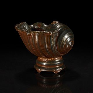 A Chinese faux bronze porcelain coupe 瓷仿铜贝壳水盂