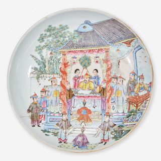 A Chinese famille rose-decorated porcelain small dish 粉彩人物小盘