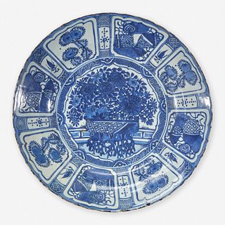 A large Chinese blue and white "Kraak" porcelain charger 克拉克瓷青花大盘 17th century 十七世纪