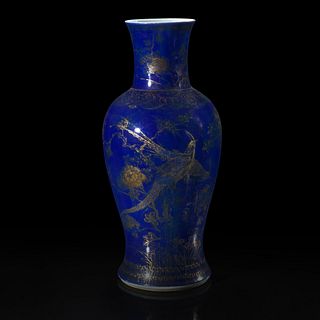 A Chinese gilt-decorated powder blue glazed porcelain baluster vase 洒蓝地描金瓷瓶 Qing dynasty 清