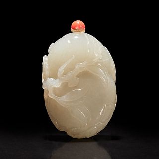 A finely-carved Chinese white jade snuff bottle 白玉鼻烟壶 18th/19th century 十八或十九世纪