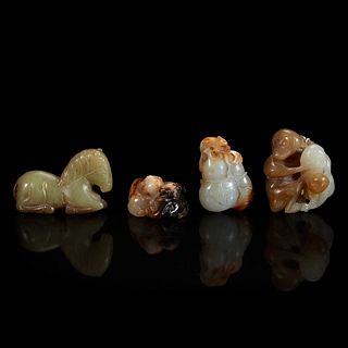 A group of four Chinese grey and brown jade items 玉雕一组四件