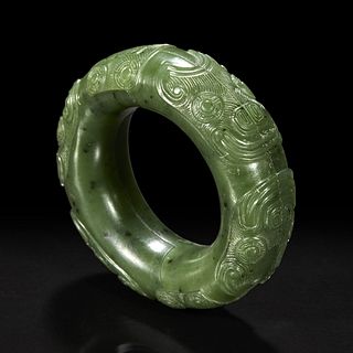 A Chinese spinach jade double ring 碧玉御题诗蚩尤环