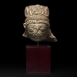 A Kashmiri carved stone head of a crowned figure 印度石雕带冠头像 8th-10th century 八至十世纪