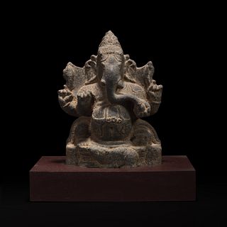 A carved stone figure of Ganesh 象神石雕 South Indian, 14th/15th century or earlier 印度南部 十四或十五世纪